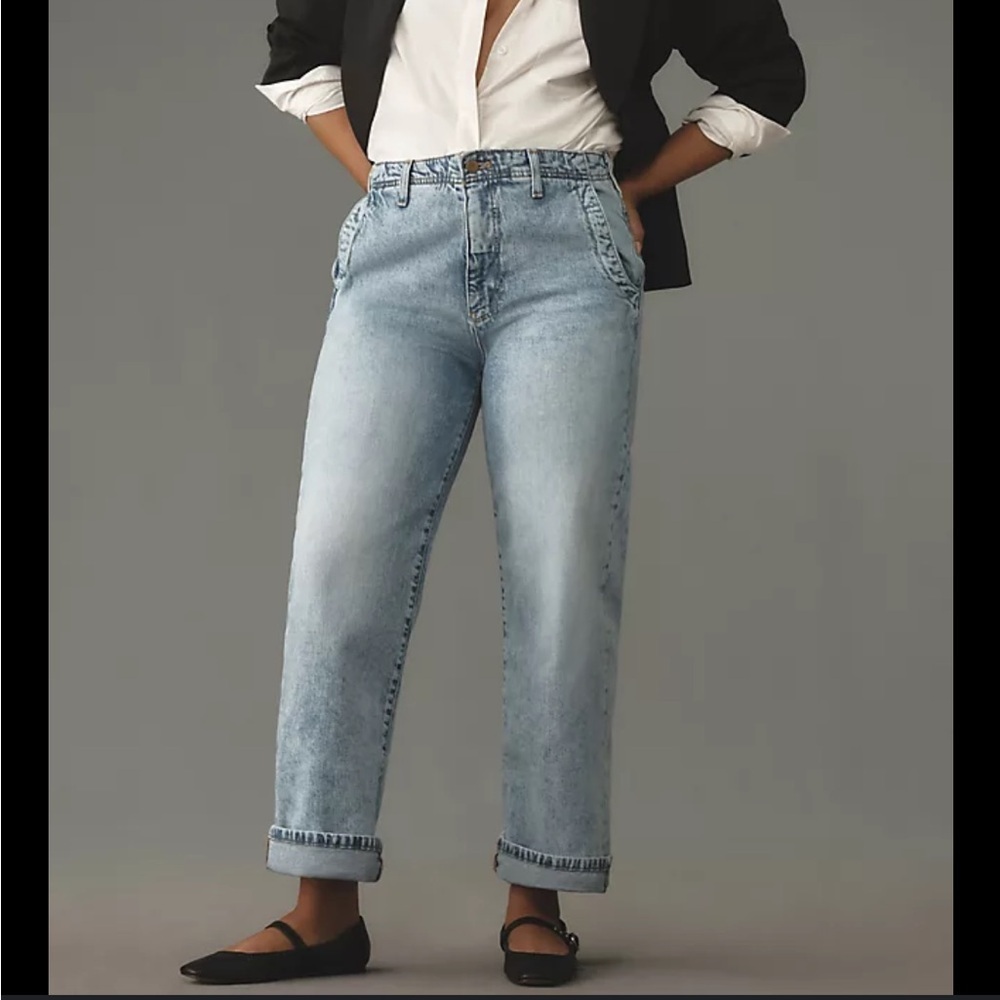 Pilcro Jeans - Lonnie Cuffed High Rise Straight Leg. 
Lighter Wash, Blue Denim. - Picture 4 of 15